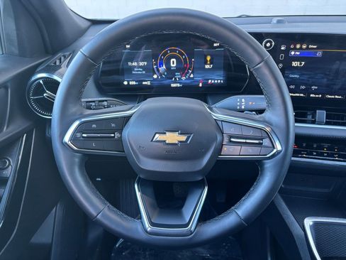 Used 2025 Chevrolet Equinox LT image 24