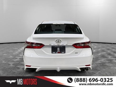 Used 2024 Toyota Camry SE FWD image 4
