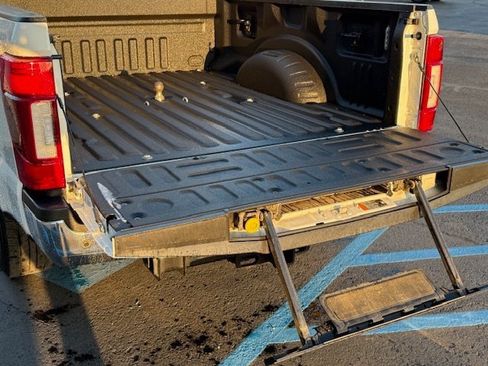 Certified 2022 Ford F250 Lariat w/ Lariat Ultimate Package image 7