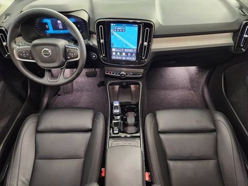 Certified 2026 Volvo XC40 B5 Plus AWD/4WD image 4