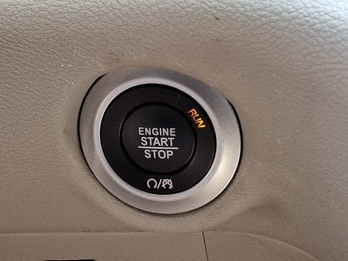 Certified 2023 Chrysler Pacifica Touring-L FWD image 24