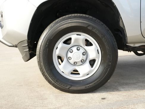 Used 2023 Toyota Tacoma SR AWD/4WD image 23