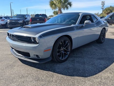 Used 2020 Dodge Challenger R/T w/ T/A Package image 9