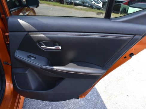 Used 2022 Nissan Sentra SR w/ SR Premium Package FWD image 37