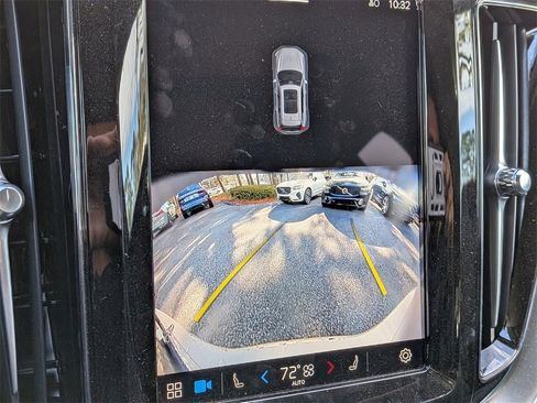 Certified 2025 Volvo XC60 B5 Core image 23