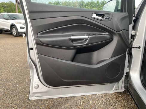 Used 2019 Ford Escape Titanium FWD image 11