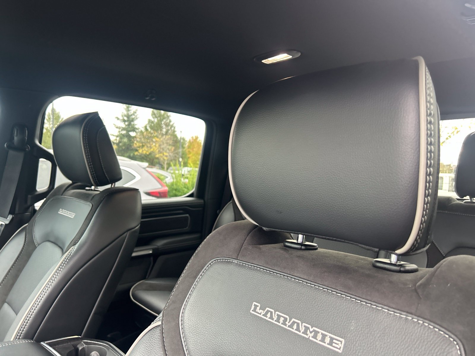 Used 2024 RAM 1500 Laramie AWD/4WD image 7
