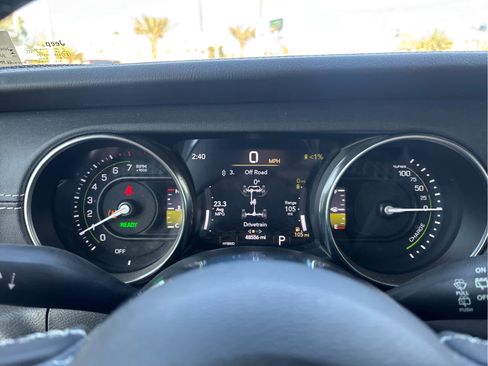 Used 2022 Jeep Wrangler Unlimited Sahara w/ Cold Weather Group image 13