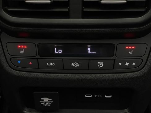 Used 2025 Honda Pilot Elite image 7