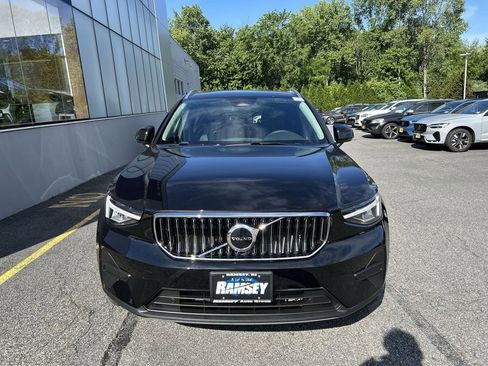 Certified 2024 Volvo XC40 B5 Core AWD/4WD image 3