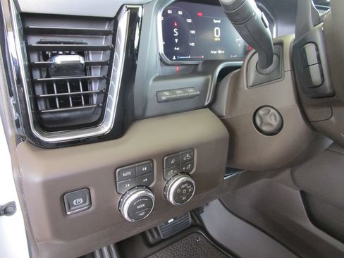 New 2026 GMC Sierra 1500 Denali w/ Denali Reserve Package AWD/4WD image 35