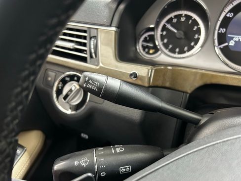 Used 2010 Mercedes-Benz E 350 4MATIC Sedan image 11