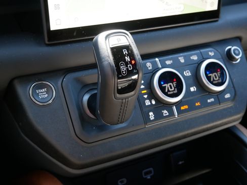 Used 2024 Land Rover Defender 130 X image 24