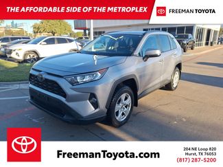 Used 2021 Toyota RAV4 XLE video 1