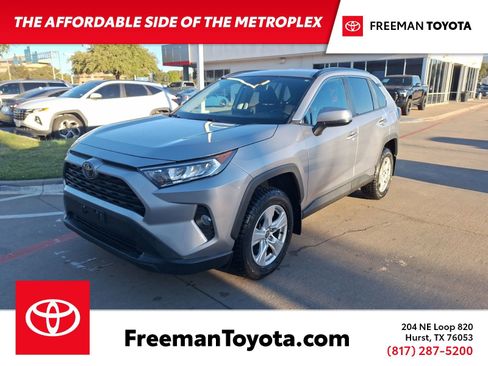 Used 2021 Toyota RAV4 XLE image 1
