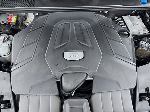 Used 2019 Porsche Cayenne image 31
