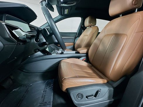 Used 2022 Audi e-tron Premium image 18