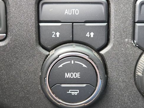 Used 2023 Chevrolet Silverado 1500 LT AWD/4WD image 10