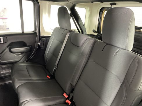 Used 2022 Jeep Wrangler Unlimited Sport AWD/4WD image 30