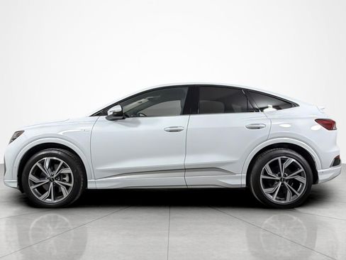 Used 2024 Audi Q4 e-tron Prestige AWD/4WD image 2