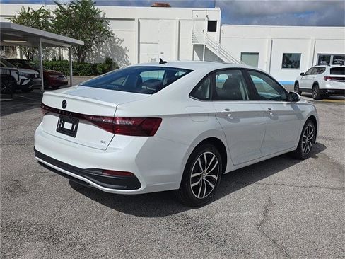 New 2025 Volkswagen Jetta SE image 3