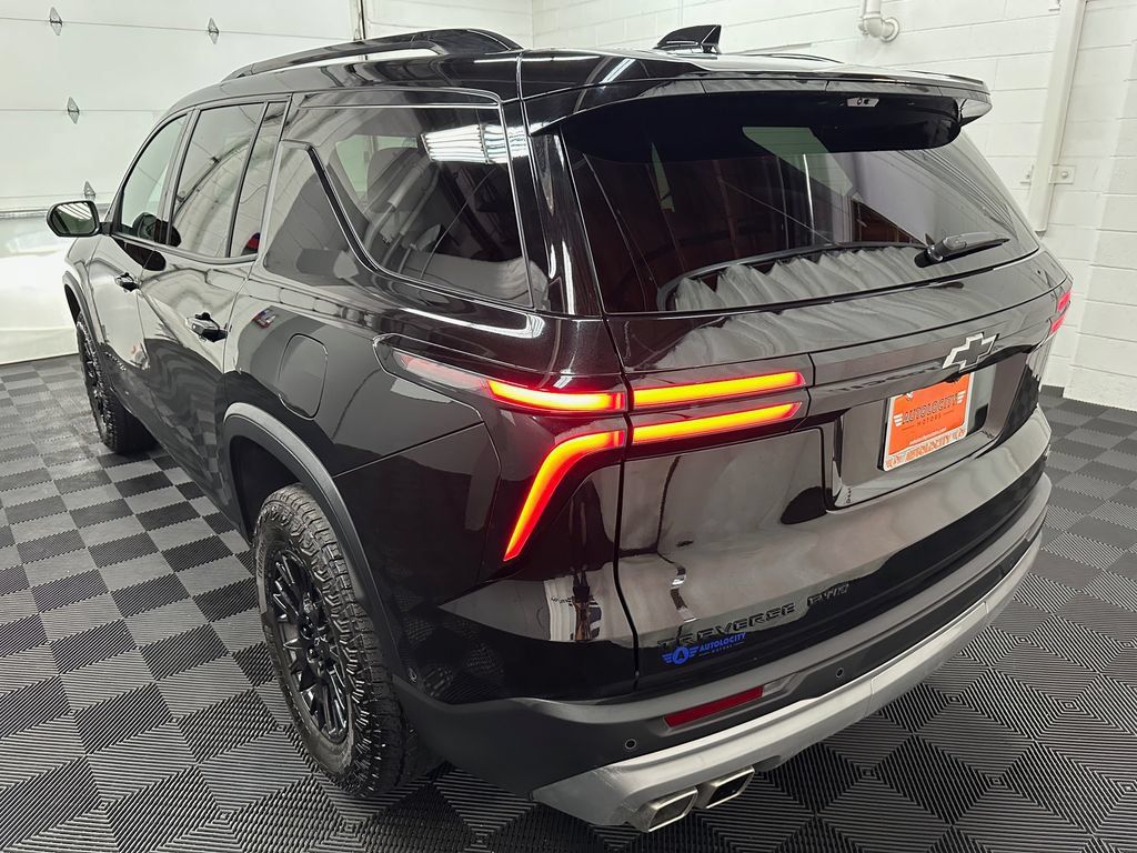 Used 2025 Chevrolet Traverse Z71 w/ Enhanced Driving Package AWD/4WD image 7