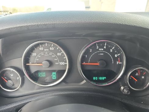 Used 2015 Jeep Wrangler Unlimited Sahara w/ Dual Top Group image 19