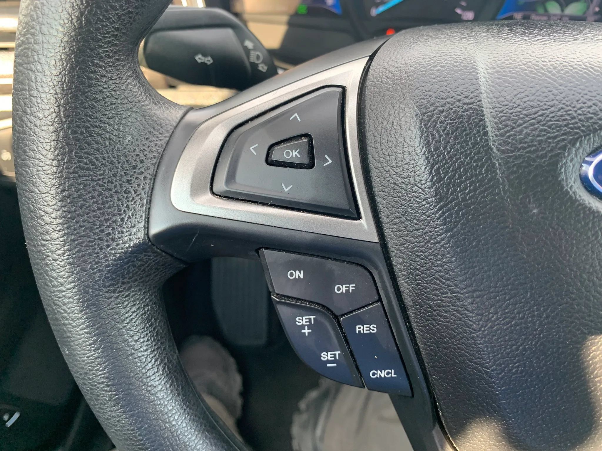 Used 2017 Ford Fusion SE FWD image 14