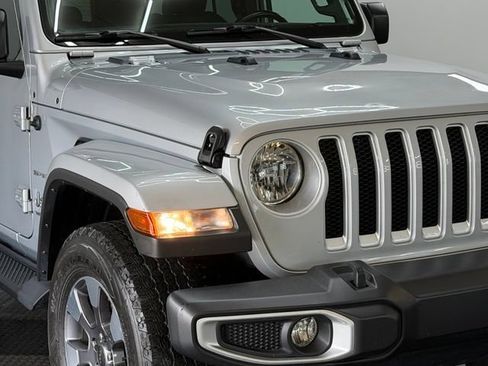 Used 2022 Jeep Wrangler Unlimited Sahara w/ Cold Weather Group AWD/4WD image 2