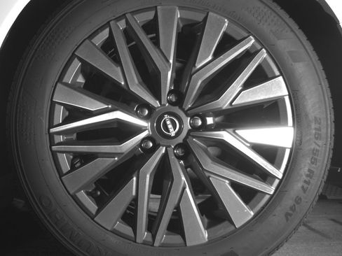 Used 2025 Nissan Altima 2.5 SV image 14