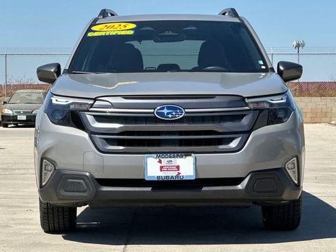 Used 2025 Subaru Forester Premium AWD/4WD image 8