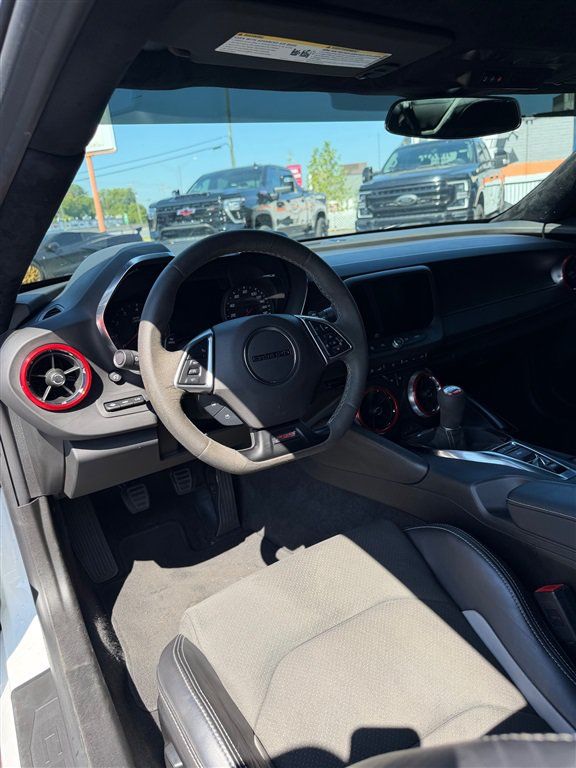 Used 2020 Chevrolet Camaro SS RWD image 17