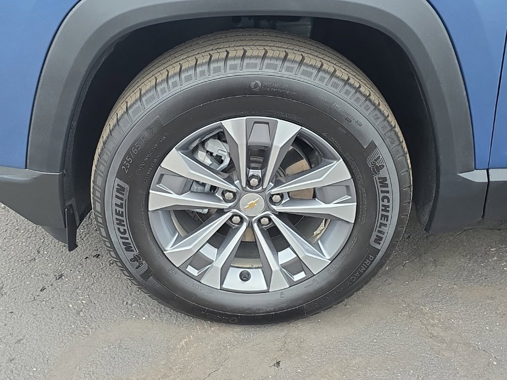 Used 2026 Chevrolet Equinox LT AWD/4WD image 14