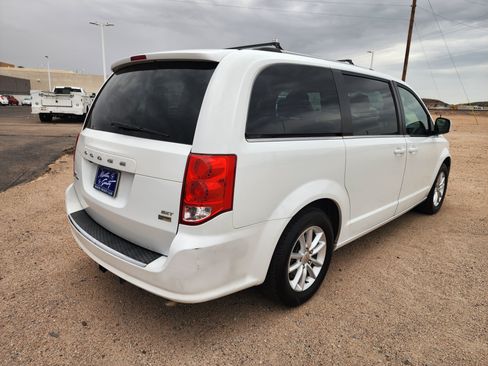 Used 2019 Dodge Grand Caravan SXT FWD image 5