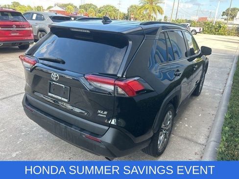 Used 2022 Toyota RAV4 XLE Premium AWD/4WD image 8