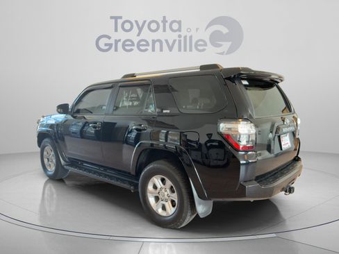 Used 2019 Toyota 4Runner SR5 AWD/4WD image 4