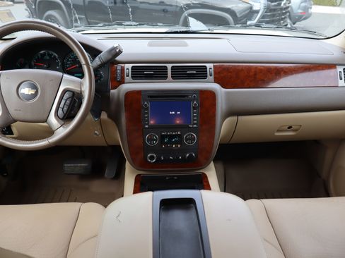 Used 2011 Chevrolet Tahoe LTZ image 17