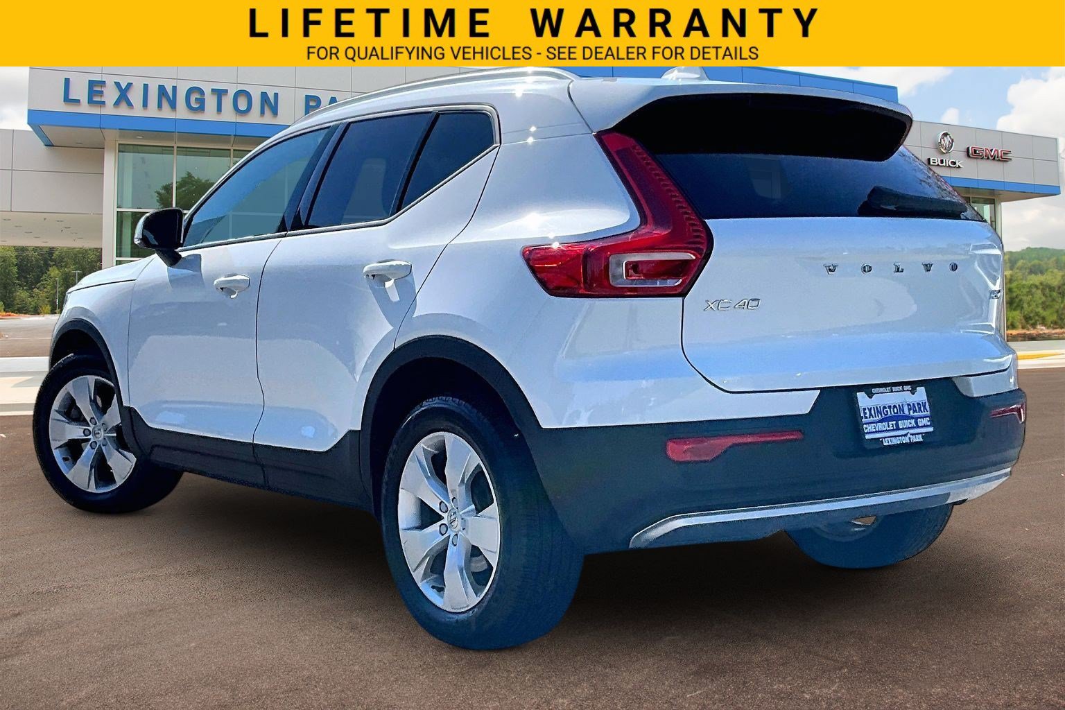 Used 2020 Volvo XC40 T5 Momentum AWD/4WD image 2