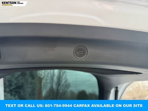 Used 2023 Tesla Model Y Performance image 38