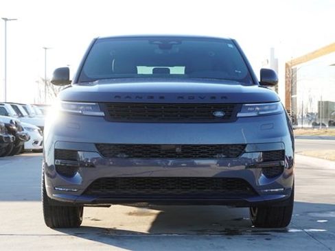 Used 2024 Land Rover Range Rover Sport Dynamic SE image 2