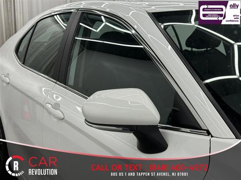 Used 2023 Toyota Camry SE image 34