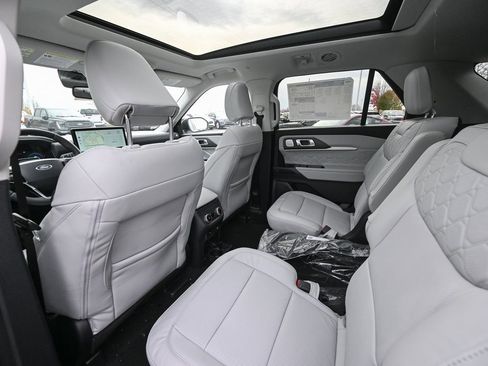 New 2026 Ford Explorer Platinum w/ LUX Leather Package image 19