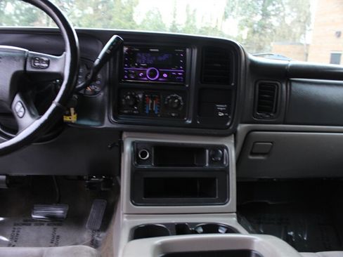 Used 2003 GMC Sierra 2500 SLE w/ Skid Plate Package AWD/4WD image 12