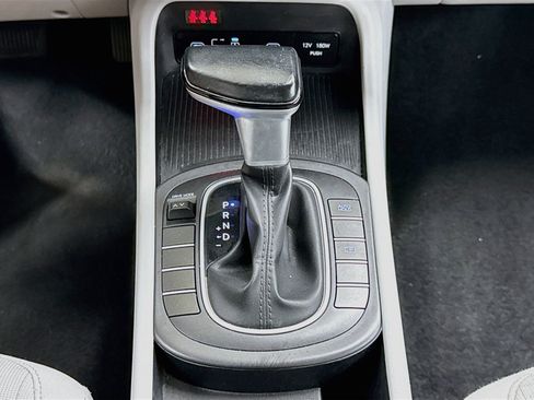Used 2025 Hyundai Kona SEL FWD image 24
