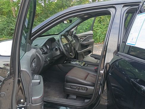Used 2023 Honda Ridgeline Black Edition image 13