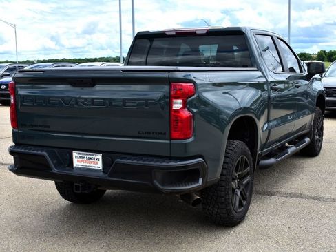 Used 2025 Chevrolet Silverado 1500 Custom Trail Boss w/ Dark Appearance Package AWD/4WD image 3