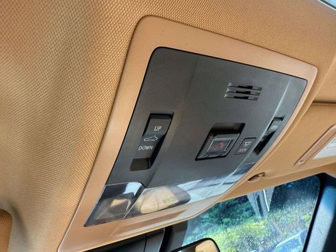 Used 2025 Lexus ES 350 w/ Premium Package FWD image 25
