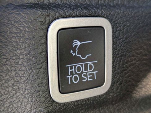 Certified 2025 Jeep Grand Cherokee L Altitude image 16