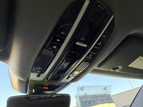 Used 2021 Porsche Cayenne image 46