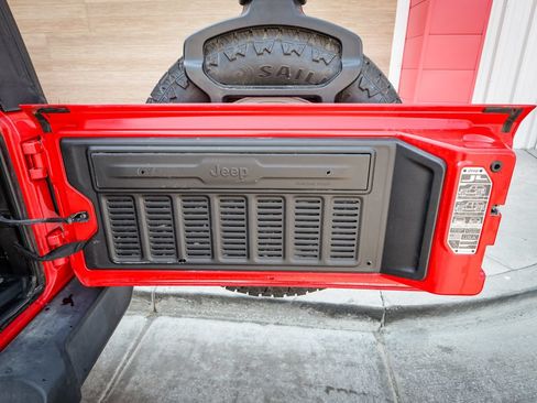 Used 2022 Jeep Wrangler Sport AWD/4WD image 27